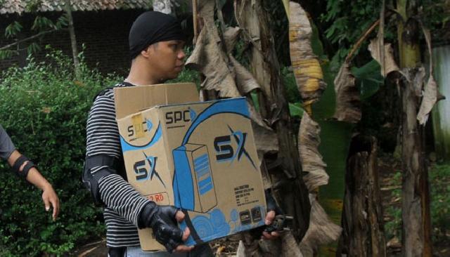  Ini Dia 31 Macam Barang Bukti Milik Teroris Ciputat